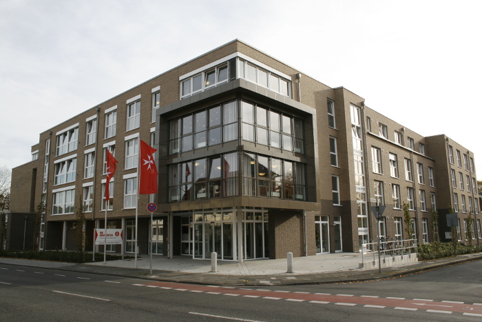 Roggendorfstr./ Semmelweisstr.